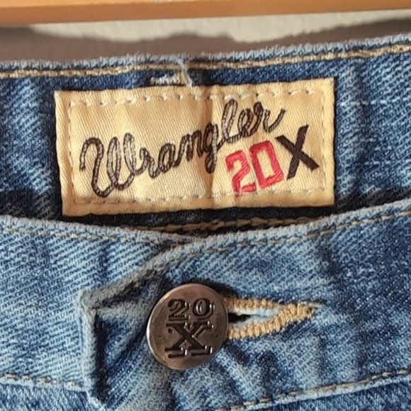 Wrangler 20X Relaxed Fit Light Blue Jeans - Picture 2 of 8